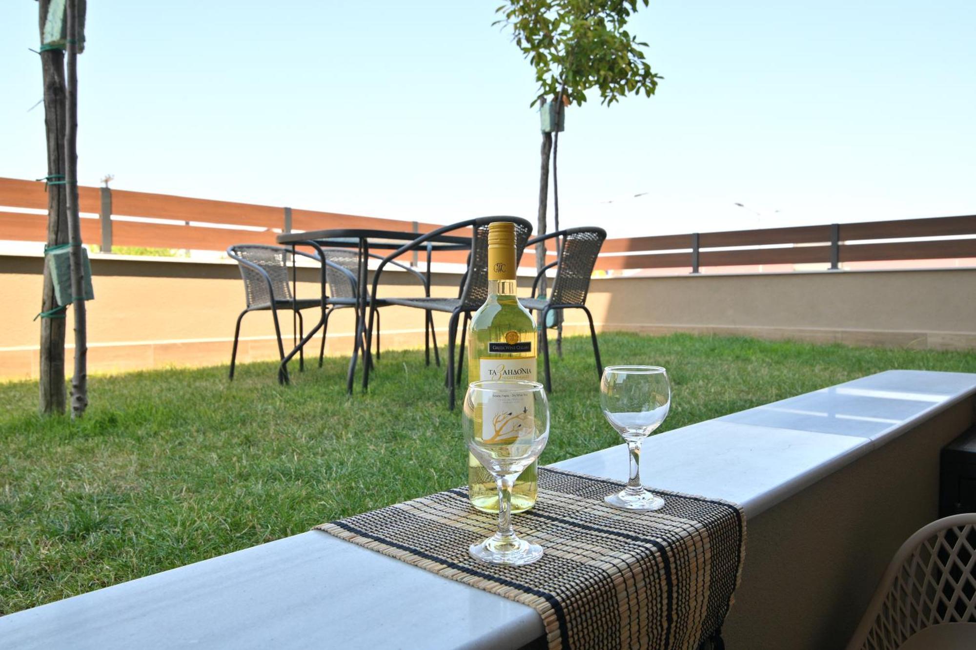 Niel Holiday Apartments, Panel Hospitality Homes & Villas Leptokaryá Exterior foto